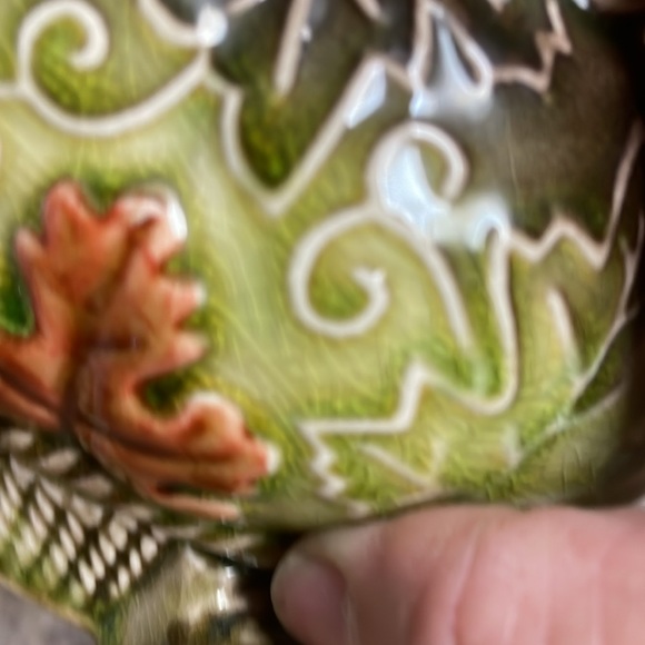 VINTAGE CERAMIC DROP BOWL WITH GREEN AND RUST LEAVES CLAW FEET! - Picture 8 of 8